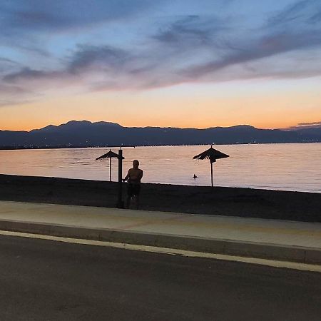 Sun, Sea, And Sand-Only 20 Footsteps To The Beach Corinth Eksteriør billede
