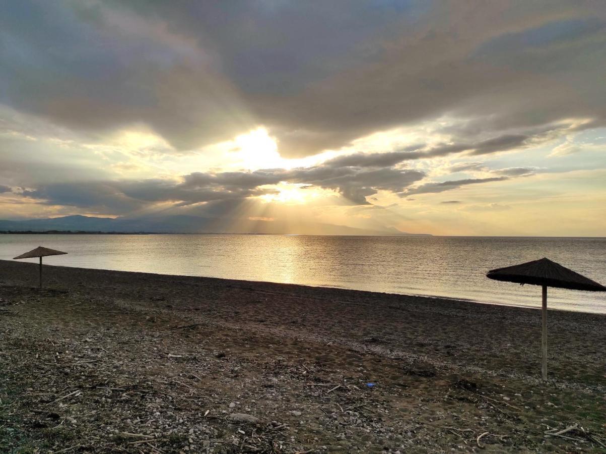 Sun, Sea, And Sand-Only 20 Footsteps To The Beach Corinth Eksteriør billede